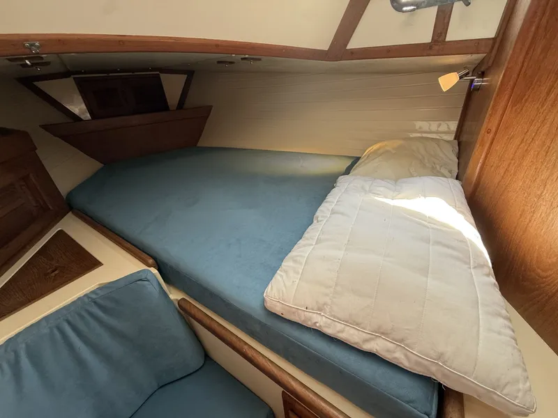 Slide: The Image of Pacific Seacraft 37 1994 - 7309003