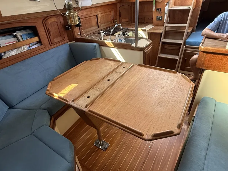 Slide: The Image of Pacific Seacraft 37 1994 - 7308983