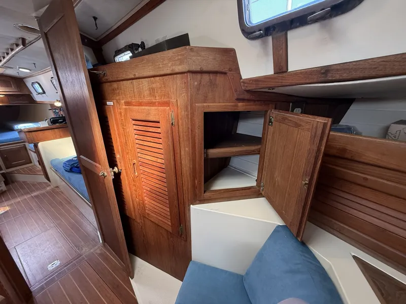 Slide: The Image of Pacific Seacraft 37 1994 - 7309006