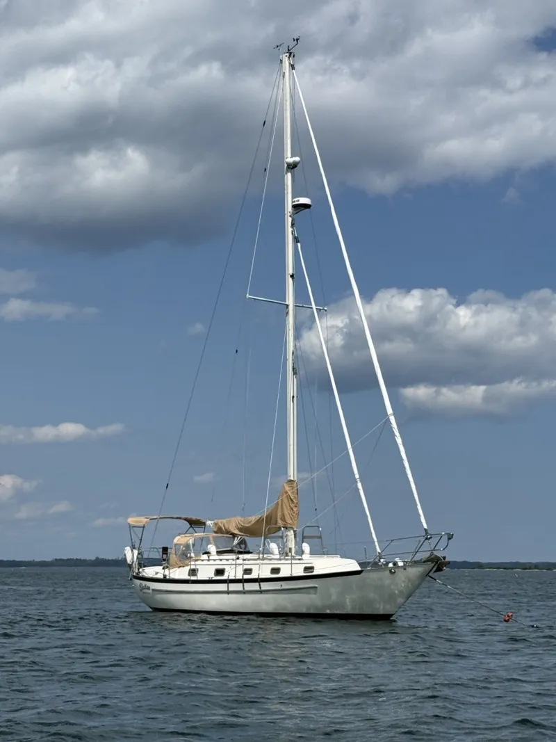 Slide: The Image of Pacific Seacraft 37 1994 - 7308968