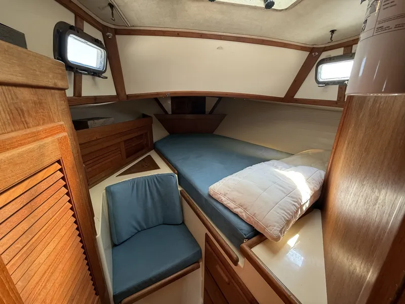 Slide: The Image of Pacific Seacraft 37 1994 - 7309002