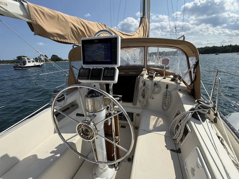 Slide: The Image of Pacific Seacraft 37 1994 - 7309032