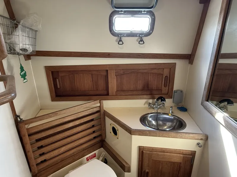 Slide: The Image of Pacific Seacraft 37 1994 - 7309011