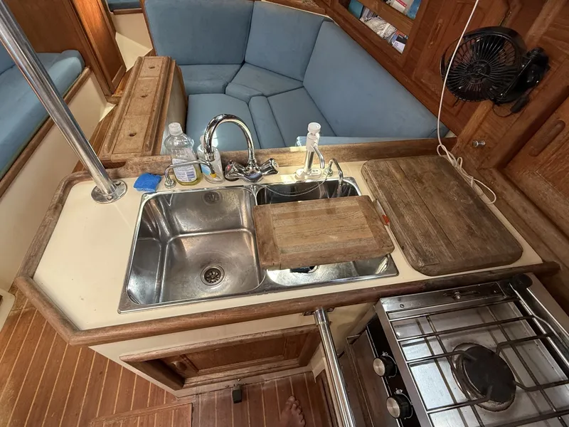 Slide: The Image of Pacific Seacraft 37 1994 - 7308990