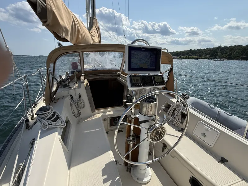 Slide: The Image of Pacific Seacraft 37 1994 - 7309033