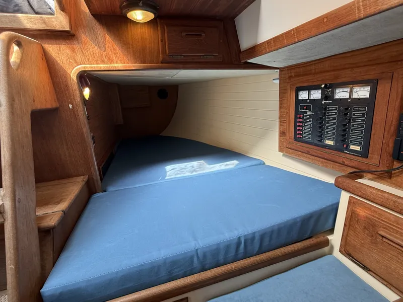 Slide: The Image of Pacific Seacraft 37 1994 - 7309016