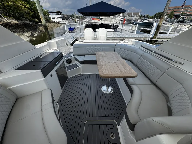 Slide: The Image of Sea Ray 350 SLX 2021 - 7309462