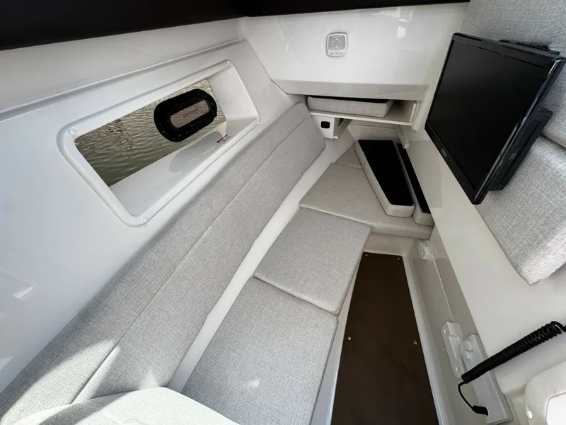 Slide: The Image of Sea Ray 350 SLX 2021 - 7309448