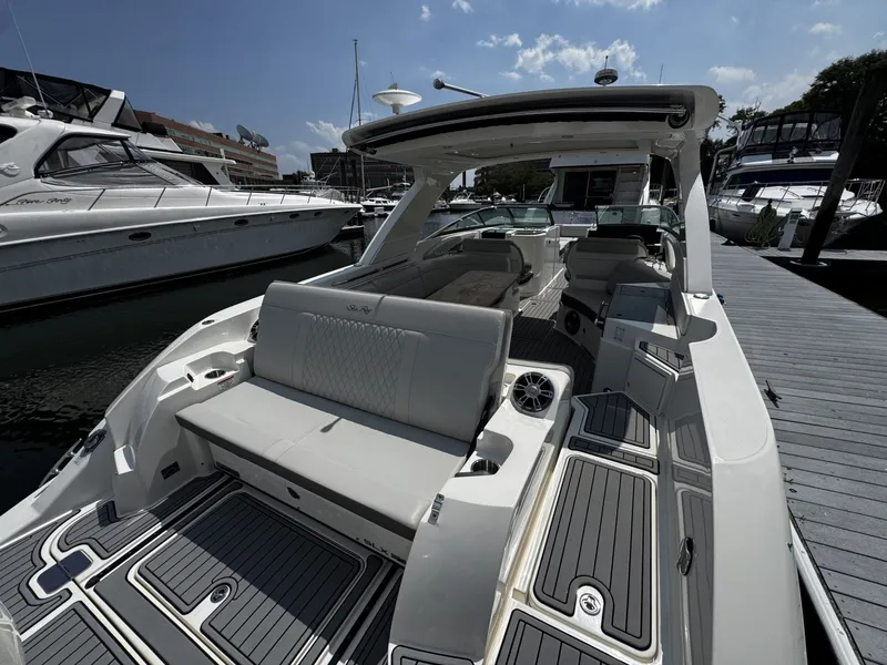 Slide: The Image of Sea Ray 350 SLX 2021 - 7309455