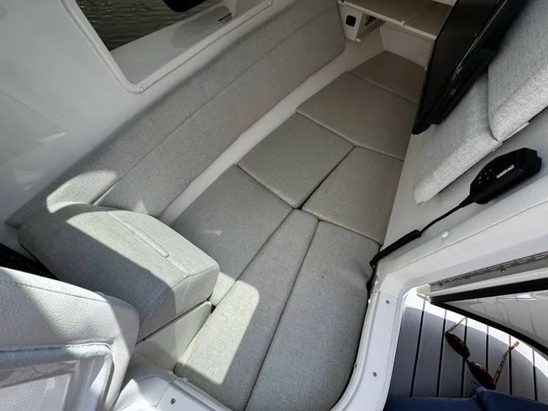 Slide: The Image of Sea Ray 350 SLX 2021 - 7309450