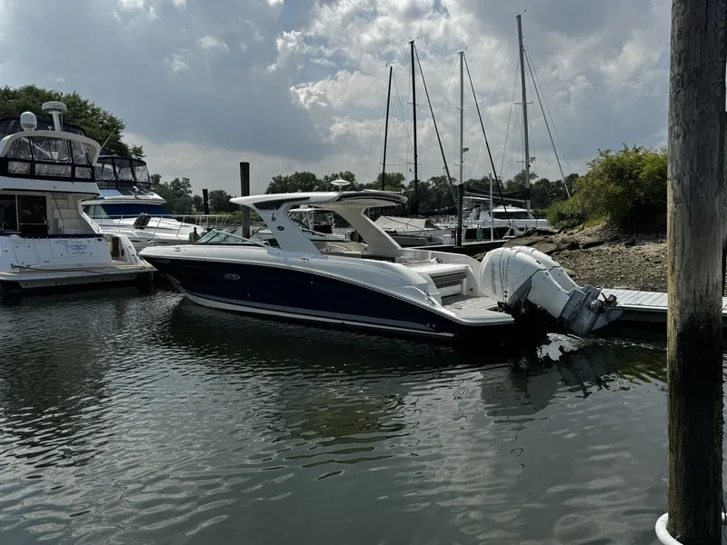 Slide: The Image of Sea Ray 350 SLX 2021 - 7309438