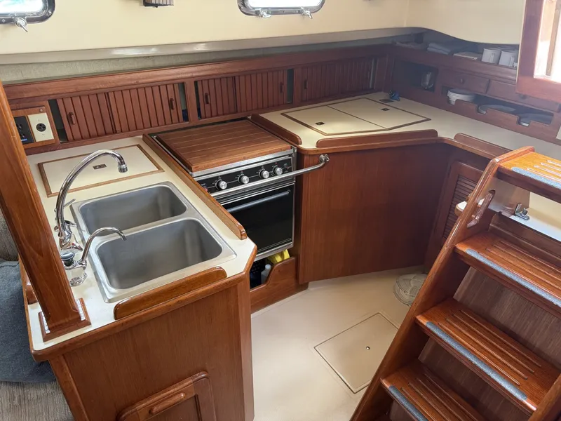 Slide: The Image of 1990 Island Packet 35 Galley - 7309477