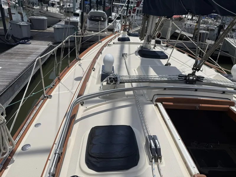 Slide: The Image of 1990 Island Packet 35 Cabin Top - 7309461