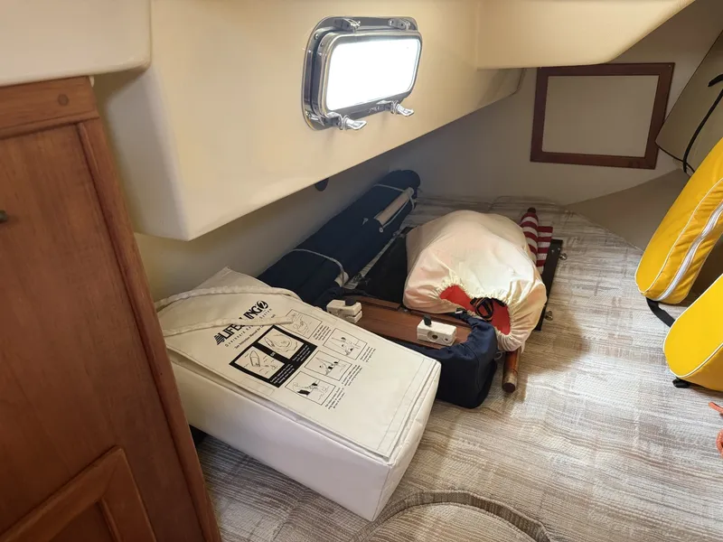 Slide: The Image of 1990 Island Packet 35 Aft berth - 7309495