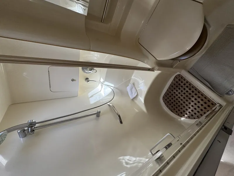 Slide: The Image of Sea Ray 380 Sundancer 2002 - 7368874