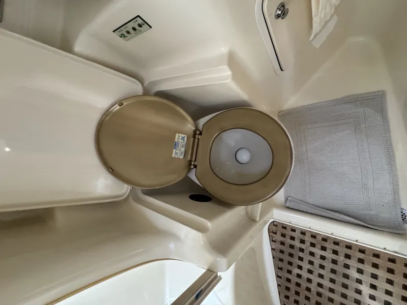 Slide: The Image of Sea Ray 380 Sundancer 2002 - 7368877