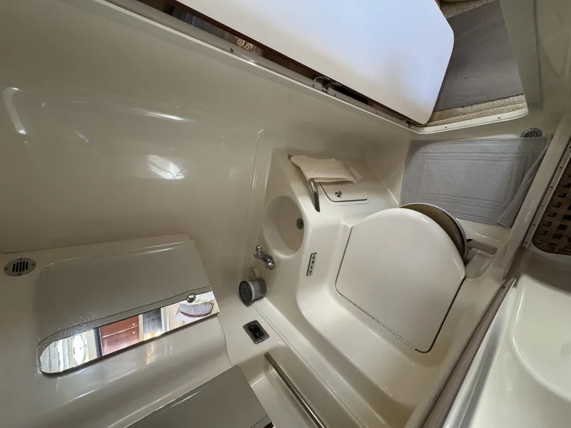 Slide: The Image of Sea Ray 380 Sundancer 2002 - 7368876