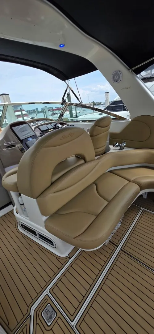 Slide: The Image of Sea Ray 380 Sundancer 2002 - 7368887