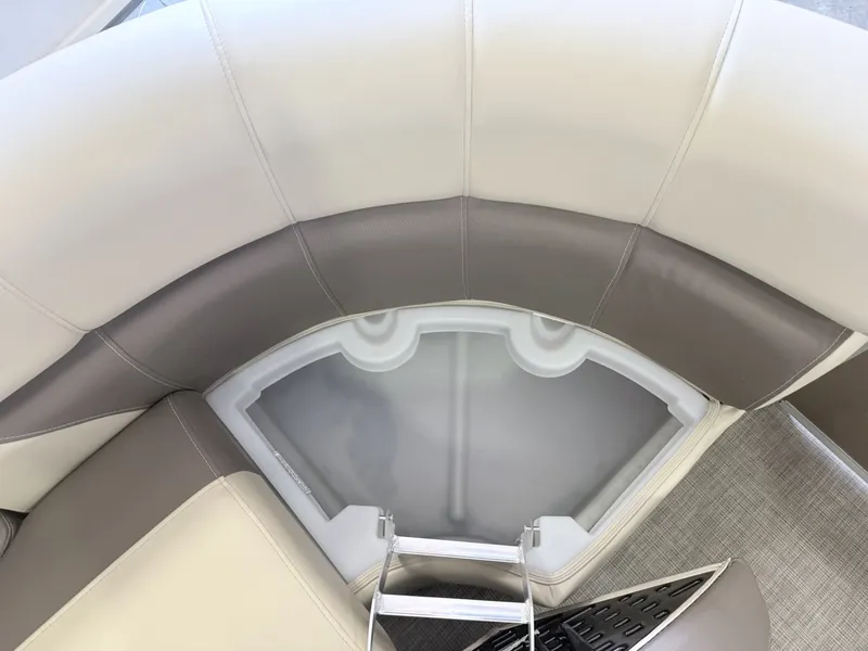 Slide: The Image of Premier 210 Sunsation 2023 - 7309844
