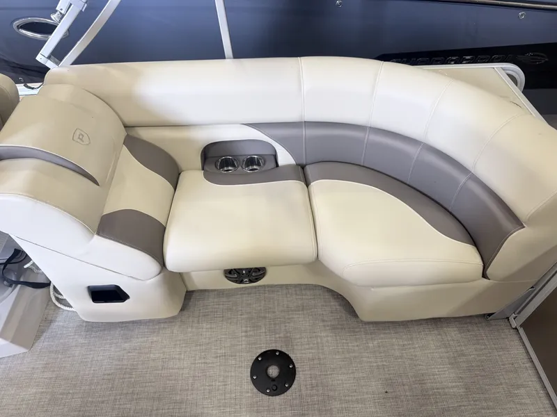 Slide: The Image of Premier 210 Sunsation 2023 - 7309864