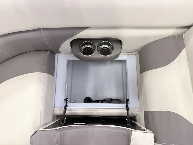 Slide: The Image of Premier 210 Sunsation 2023 - 7309862