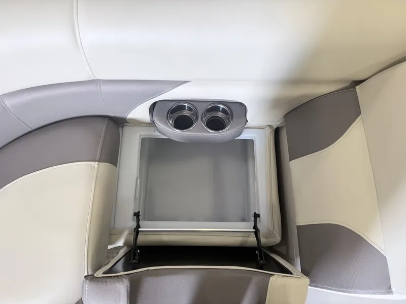 Slide: The Image of Premier 210 Sunsation 2023 - 7309846