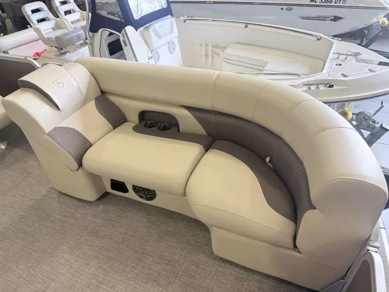 Slide: The Image of Premier 210 Sunsation 2023 - 7309841
