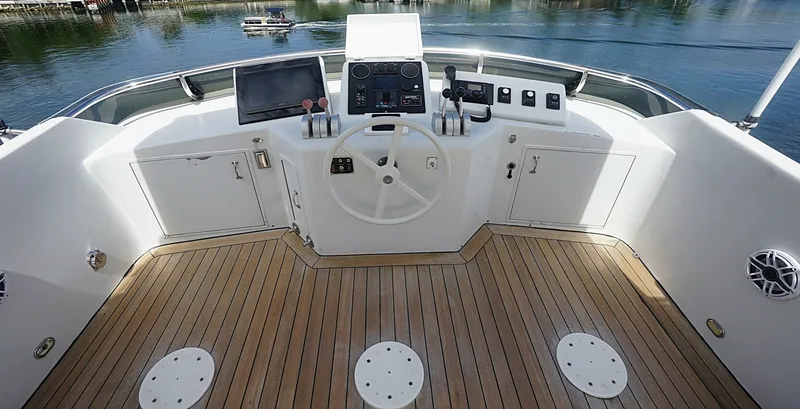 Slide: The Image of 030 Flybridge Helm - 7309706