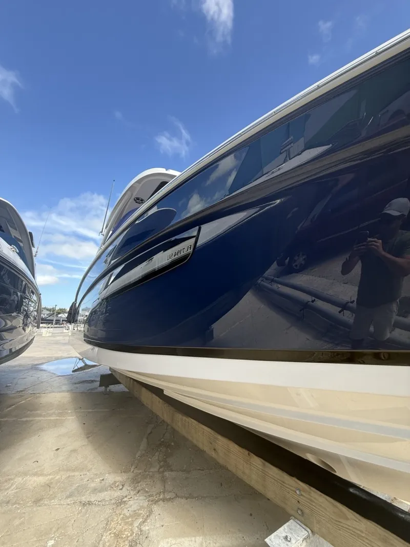 Slide: The Image of Regal 33OBX 2022 - 7310939