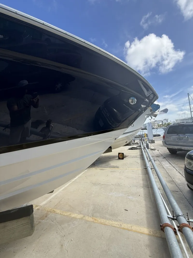 Slide: The Image of Regal 33OBX 2022 - 7310938