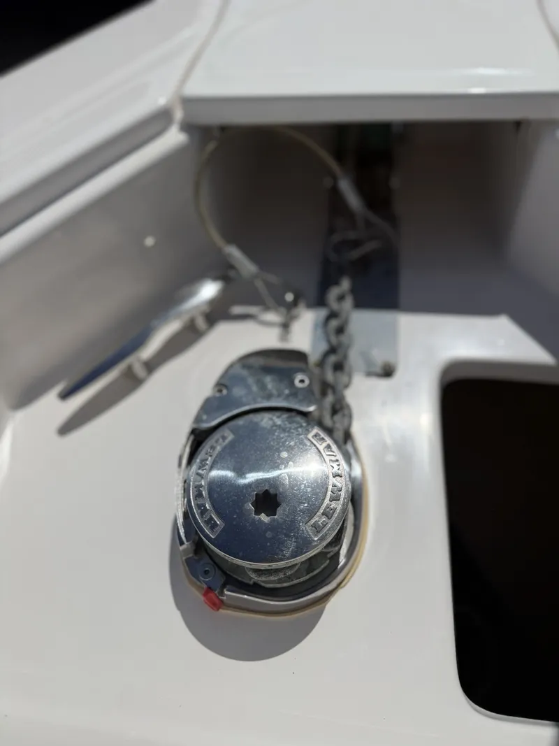 Slide: The Image of Regal 33OBX 2022 - 7311067