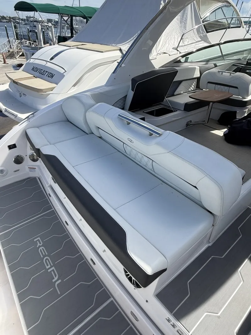 Slide: The Image of Regal 33OBX 2022 - 7311107