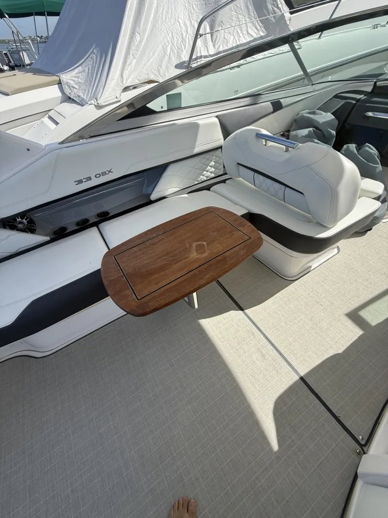 Slide: The Image of Regal 33OBX 2022 - 7311092