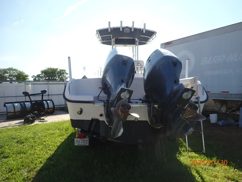 Slide: The Image of 22' Grady-White aft profile - 7350166