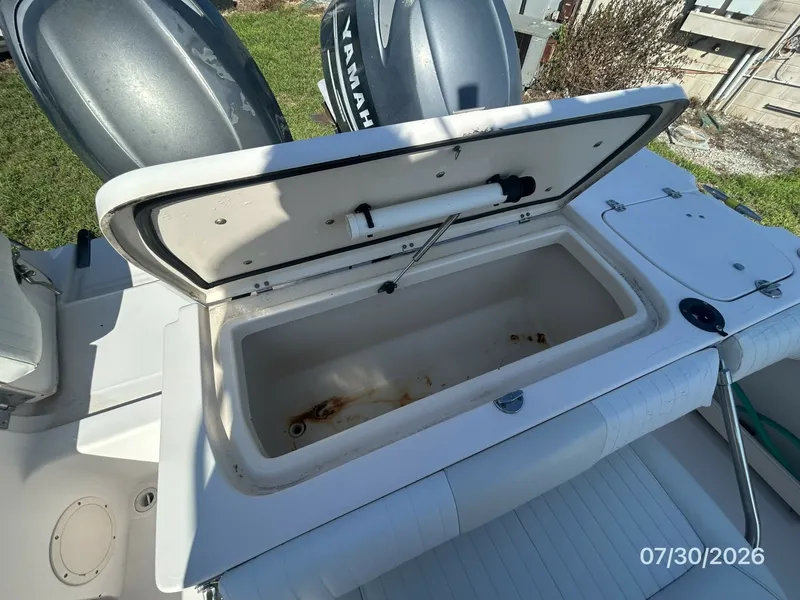 Slide: The Image of 22' Grady-White transom fish box - 7350425