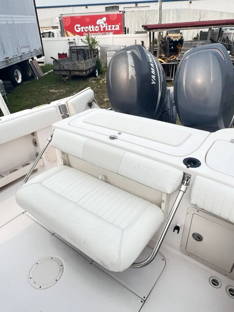 Slide: The Image of 22' Grady-White cockpit seating1 - 7350169