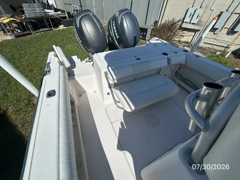 Slide: The Image of 22' Grady-White cockpit aft2 - 7350173