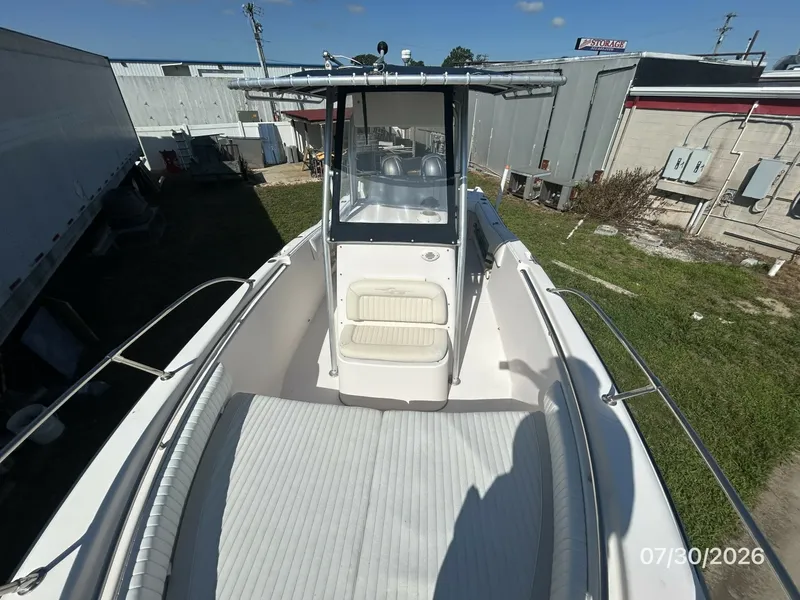 Slide: The Image of 22' Grady-White foredeck aft - 7350176