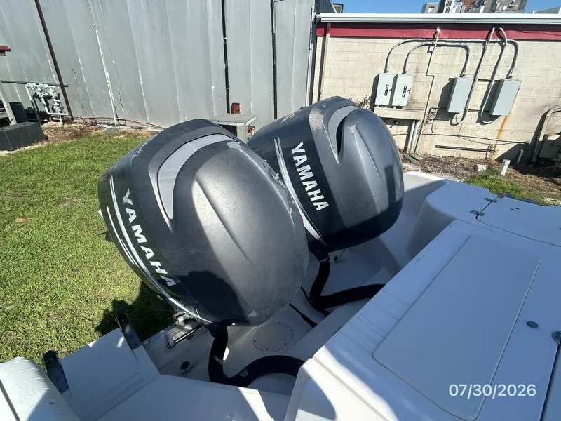 Slide: The Image of 22' Grady-White outboards1 - 7350188