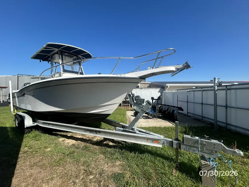 Slide: The Image of 22' Grady-White starboard forward profile - 7350196