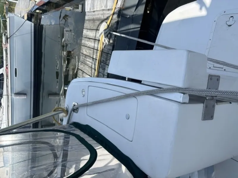 Slide: The Image of Mainship 390 2001 - 7356610