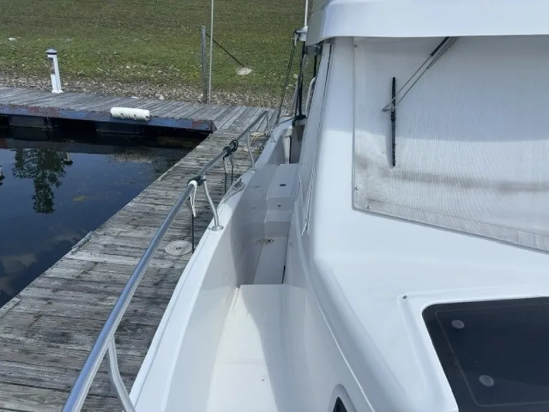 Slide: The Image of Mainship 390 2001 - 7356604
