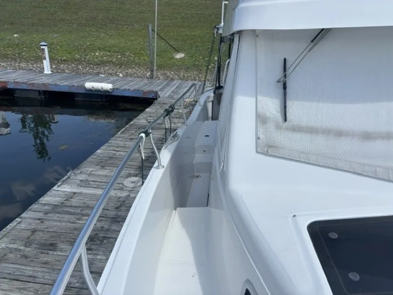 Slide: The Image of Mainship 390 2001 - 7356605