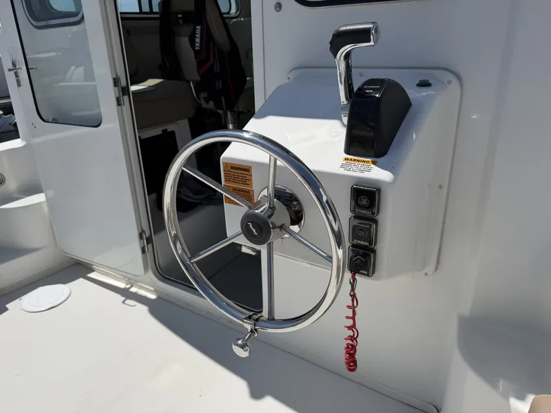 Slide: The Image of Parker Marine 2520 XLD Sport Cabin 2019 - 7367185