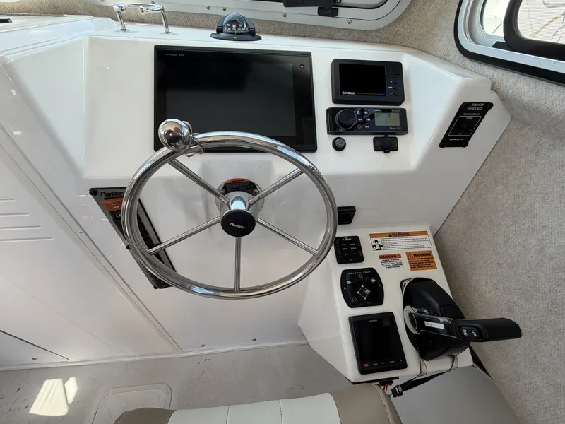 Slide: The Image of Parker Marine 2520 XLD Sport Cabin 2019 - 7367190