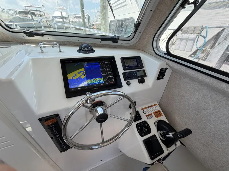 Slide: The Image of Parker Marine 2520 XLD Sport Cabin 2019 - 7367195