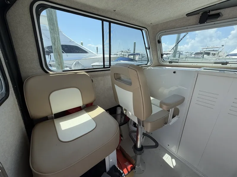 Slide: The Image of Parker Marine 2520 XLD Sport Cabin 2019 - 7367187