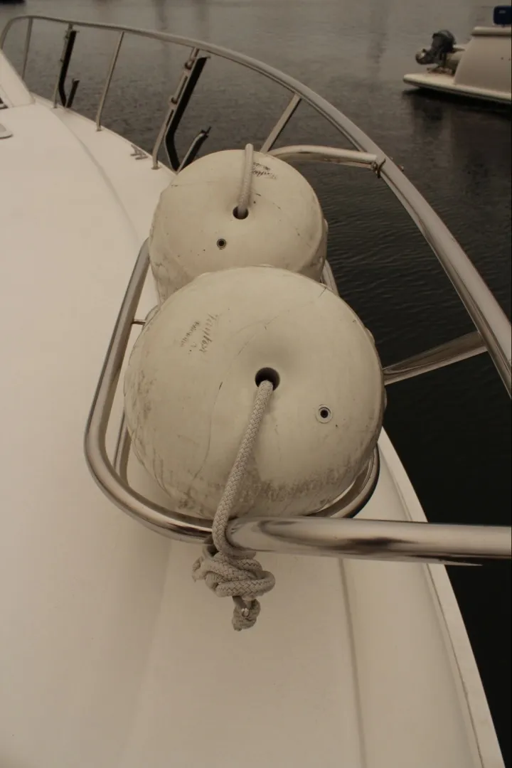 Slide: The Image of Fender Holders On Bow - 7368394