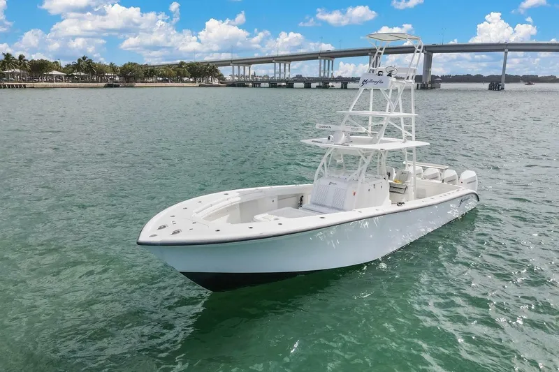The Image of Yellowfin 39 Offshore 2015 - 7368829
