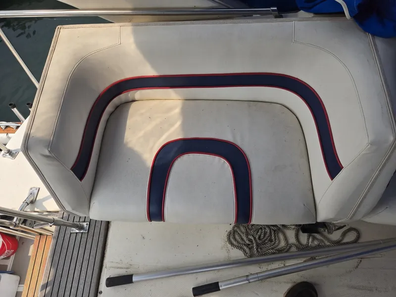 Slide: The Image of Bayliner 3870 1986 - 7369252